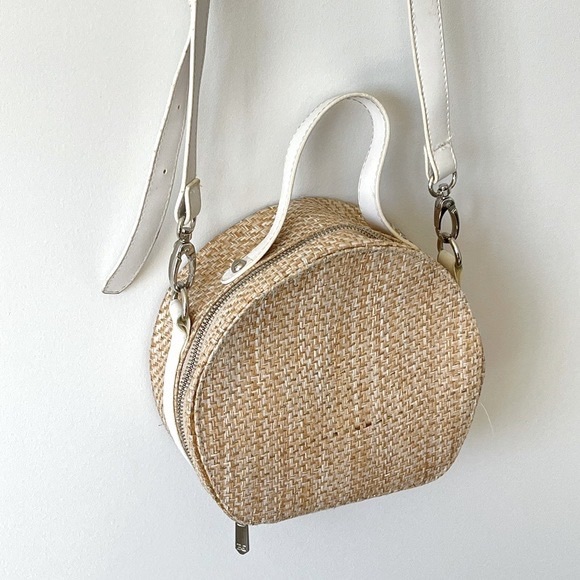 Sam Edelman Handbags - NWT Sam Edelman Beach Straw Crossbody with White Straps
